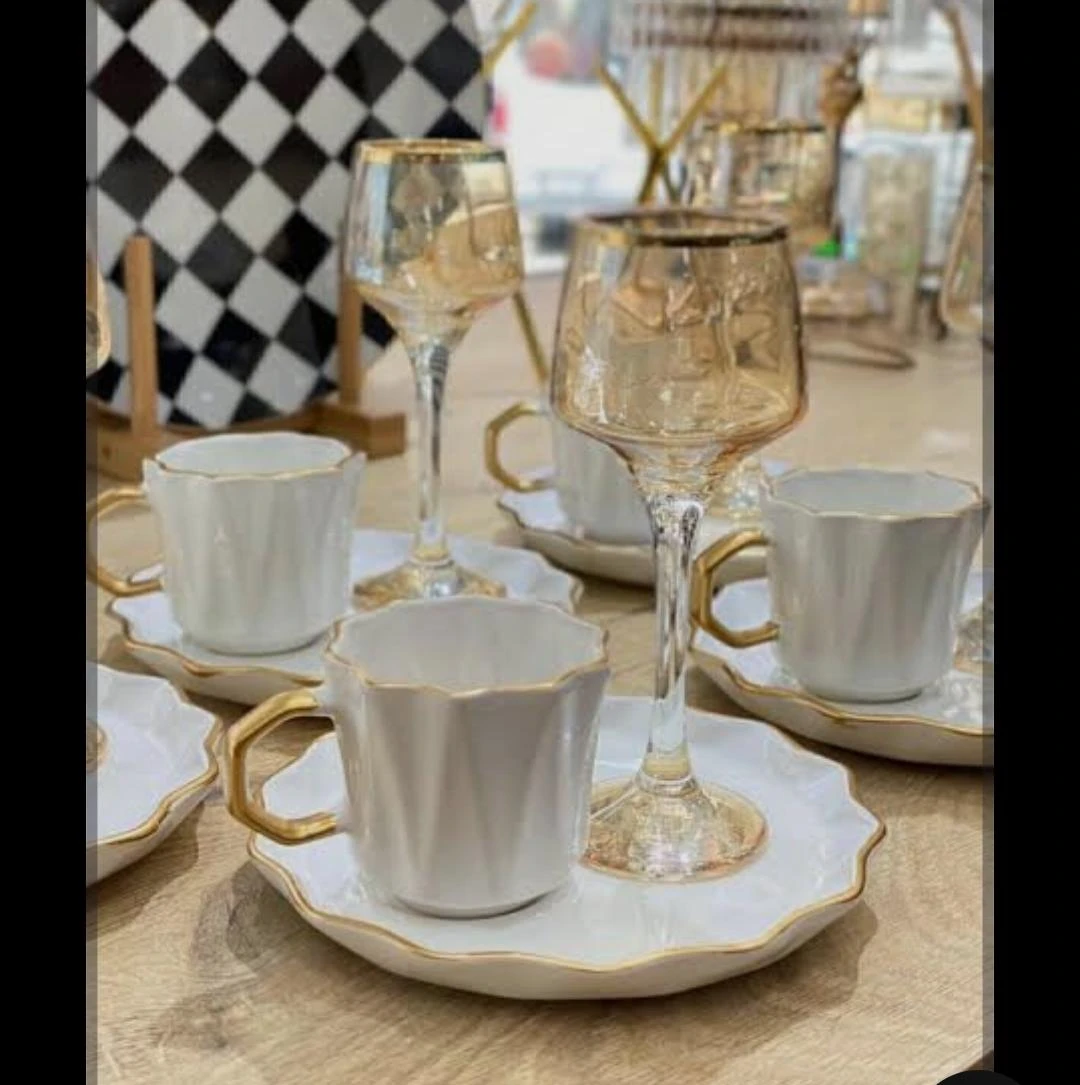 كاسات وفناجين