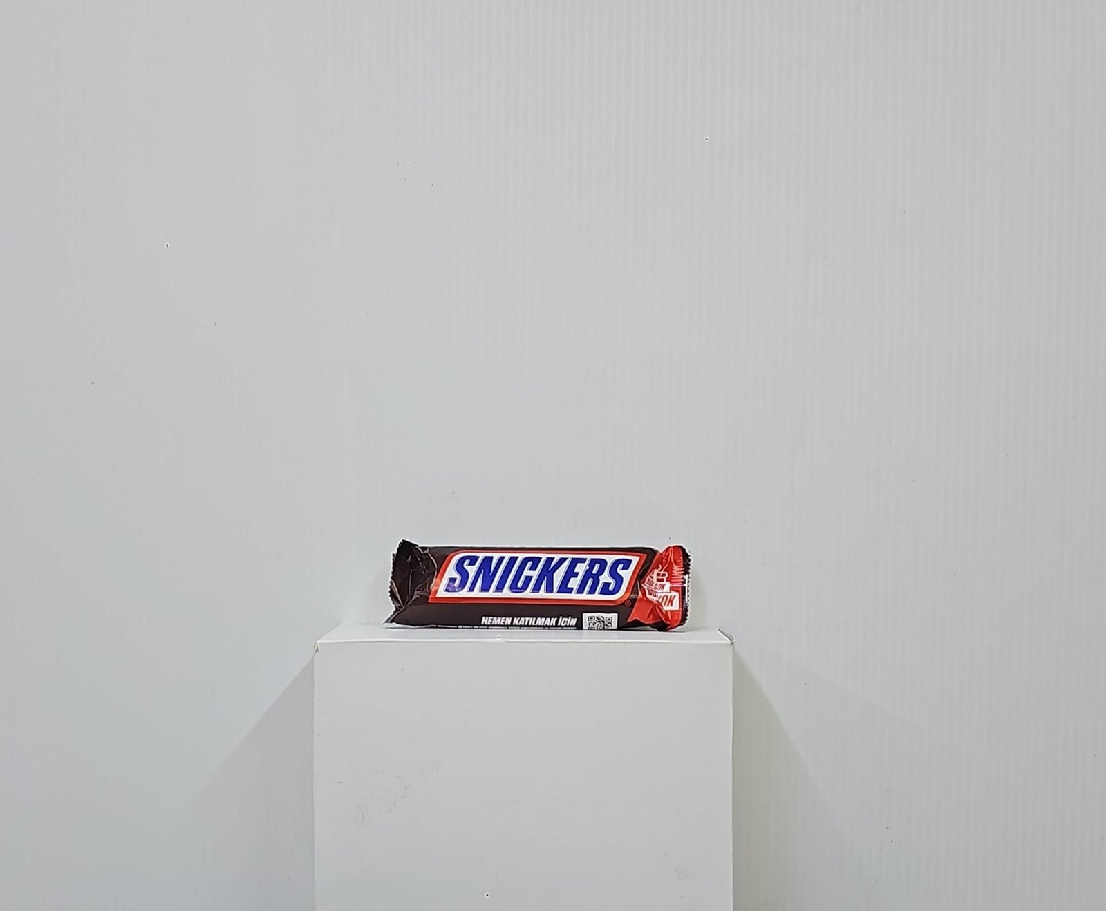 (SNICKERS)