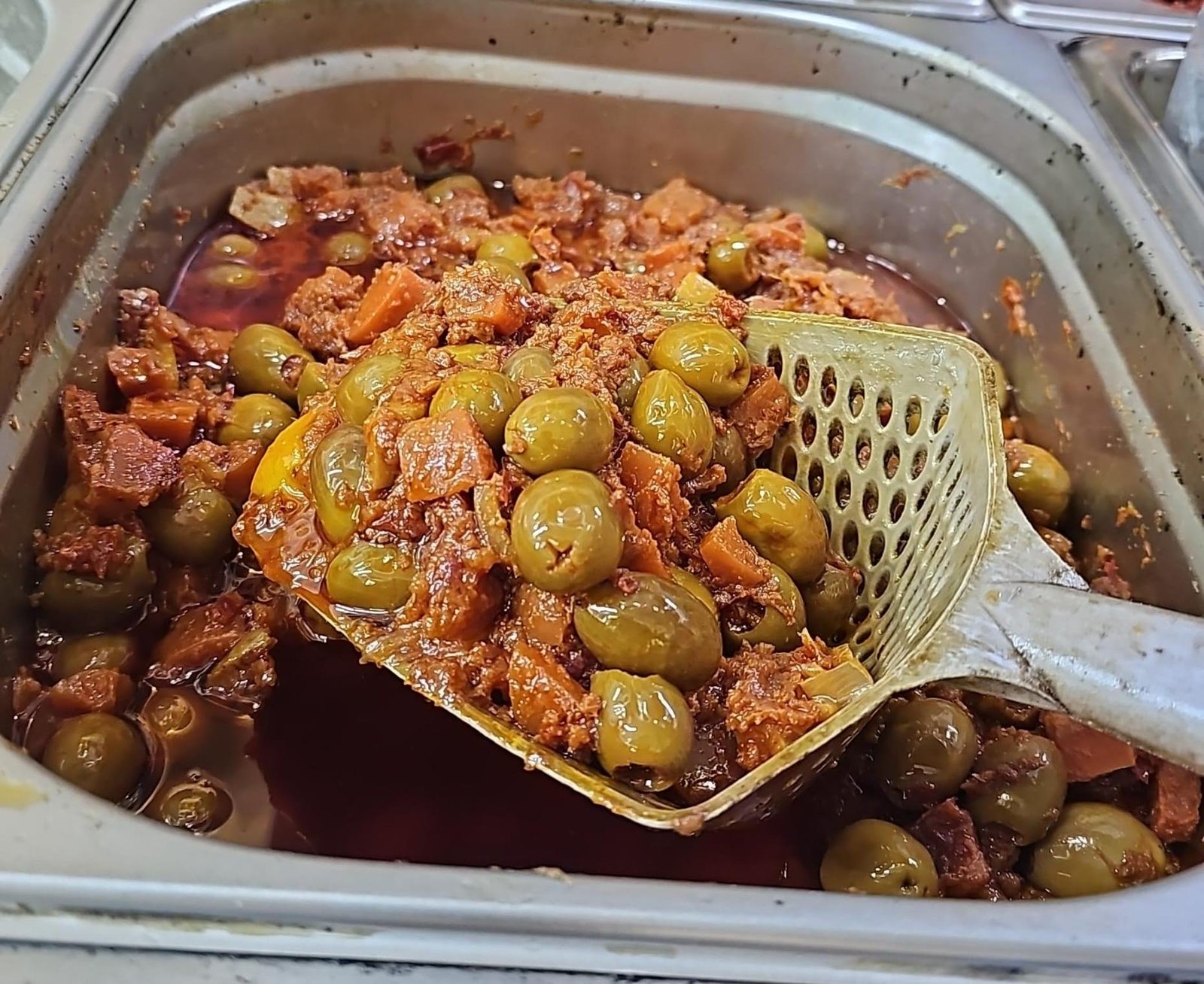 (زيتون بسطلة الجزر)